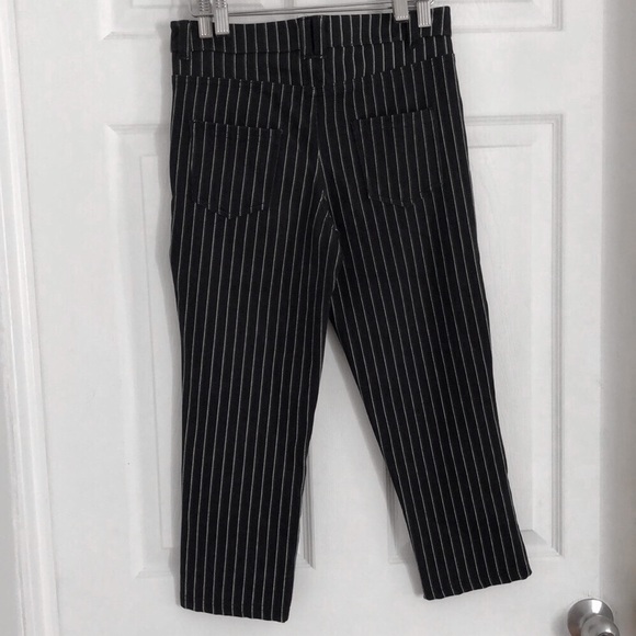 Striped capris from Banana Republic - Picture 4 of 6